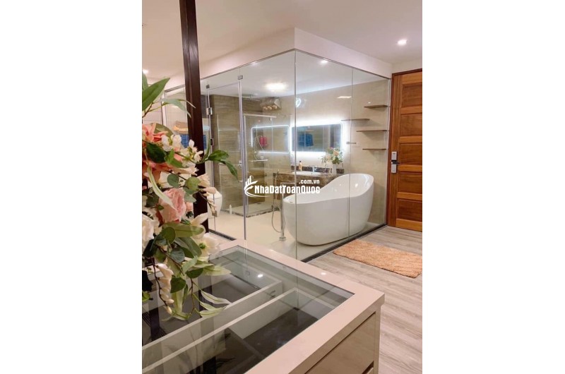 95 Tỷ - Bán  Nhà mặt phố Nguyễn Văn Cừ, Long Biên,195m2, MT 8.2m, vỉa hè rộng, kinh doanh.