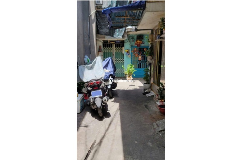 Bán nhà cấp 4 nhỏ xinh nở hậu L ngay trung tâm Đầm Sen Q11