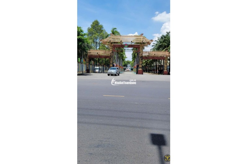 Bán nhà cấp 4 suốt có 1 gác gỗ ngay trung tâm Đầm Sen Q11