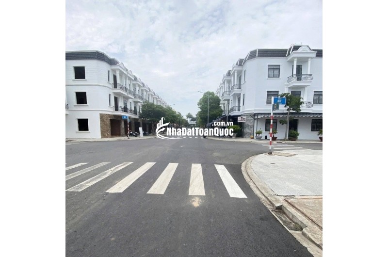 Bán nhà khu dân cư Vsip3 Tân Uyên Bình Dương 1 trệt 1 lầu 3PN 3WC - đường nhựa 12m