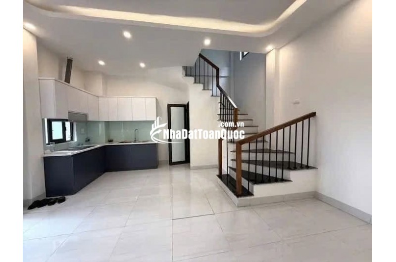  CHO THUÊ NHÀ NGUYÊN CĂN TẠI Ô CÁCH – 30M² x 5 TẦNG – 3PN  