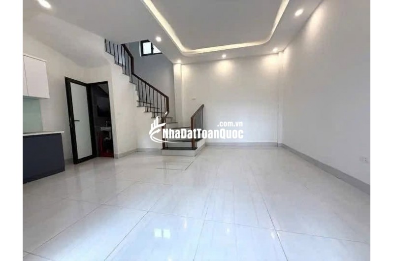  CHO THUÊ NHÀ NGUYÊN CĂN TẠI Ô CÁCH – 30M² x 5 TẦNG – 3PN  