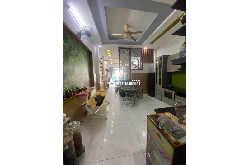 Lê Thị Riêng -  7.89 tỷ