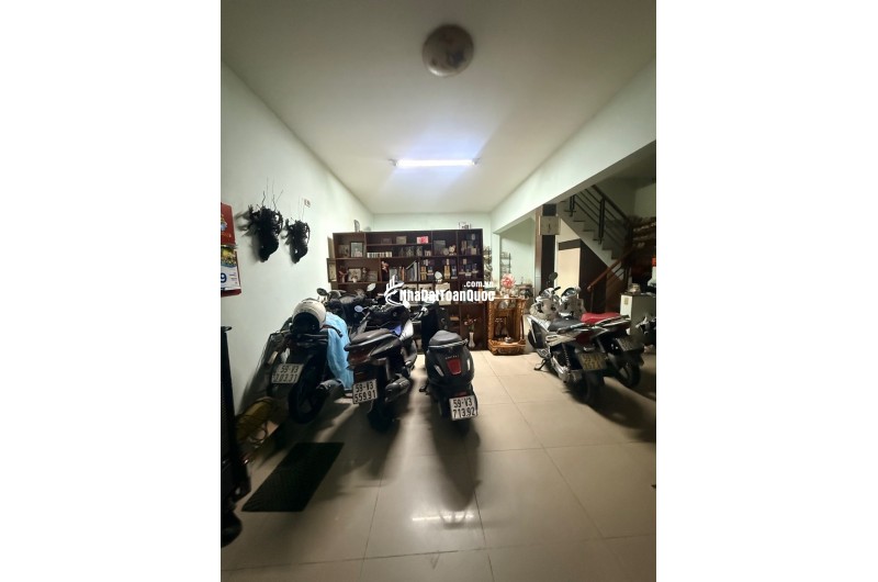 NHÀ 2 TẦNG HẺM 3 GÁC SẠCH ĐẸP - 50M RA MẶT TIỀN - GẦN CV LÀNG HOA - CHỢ HẠNH THÔNG TÂY - GIÁ CHÀO CŨ 6.5 TỶ NAY GIẢM 600tr CHÀO BÁN NHANH GIÁ 5.9TỶ
