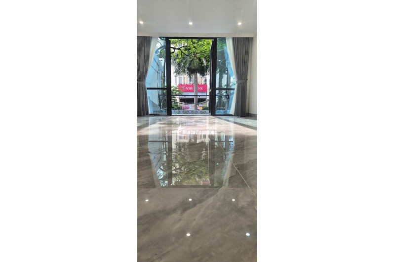 Chính chủ bán nhà mặt phố Nguyễn Cơ Thạch 45mv SĐCC LH:0969148973.