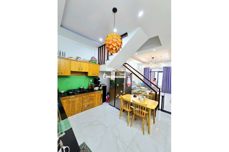 NHÀ PHỐ 53M2, 3 TẦNG, HOÀN CÔNG ĐỦ, ĐƯỜNG Ô TÔ, GẦN CHỢ LONG TRƯỜNG  5 TỶ