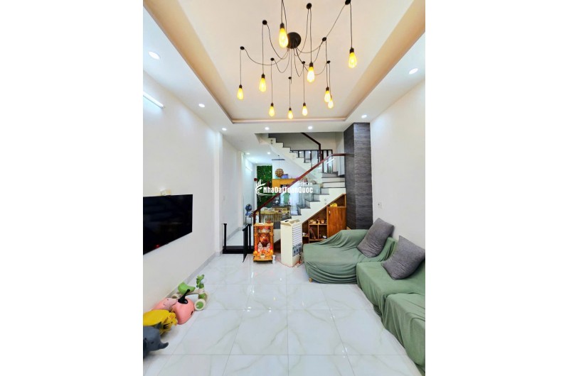 NHÀ PHỐ 53M2, 3 TẦNG, HOÀN CÔNG ĐỦ, ĐƯỜNG Ô TÔ, GẦN CHỢ LONG TRƯỜNG  5 TỶ