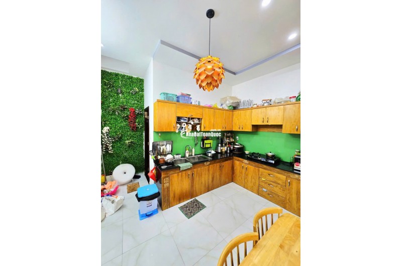 NHÀ PHỐ 53M2, 3 TẦNG, HOÀN CÔNG ĐỦ, ĐƯỜNG Ô TÔ, GẦN CHỢ LONG TRƯỜNG  5 TỶ