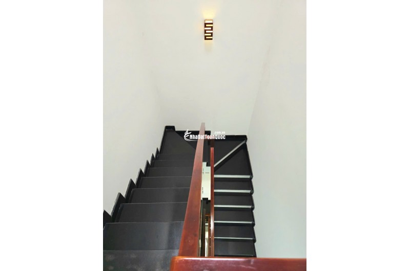 NHÀ PHỐ 53M2, 3 TẦNG, HOÀN CÔNG ĐỦ, ĐƯỜNG Ô TÔ, GẦN CHỢ LONG TRƯỜNG  5 TỶ