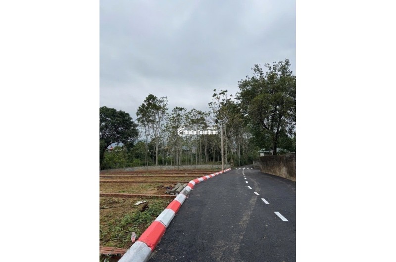 Cắt lỗ 140m2 có sẵn thổ cư giá 390 triệu tại Thị trấn Kỳ Sơn,Hòa Bình