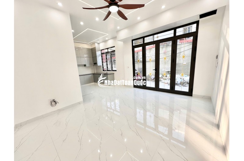 Nhà Đồng Hoà Kiến An ô tô đỗ cửa 4 tầng giá chỉ 3,05 tỷ ngay trung tâm