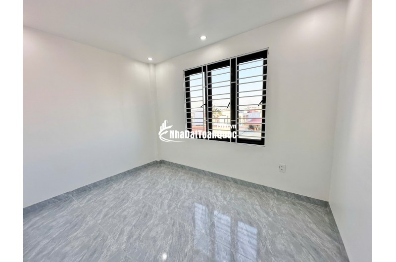 Nhà Đồng Hoà Kiến An ô tô đỗ cửa 4 tầng giá chỉ 3,05 tỷ ngay trung tâm