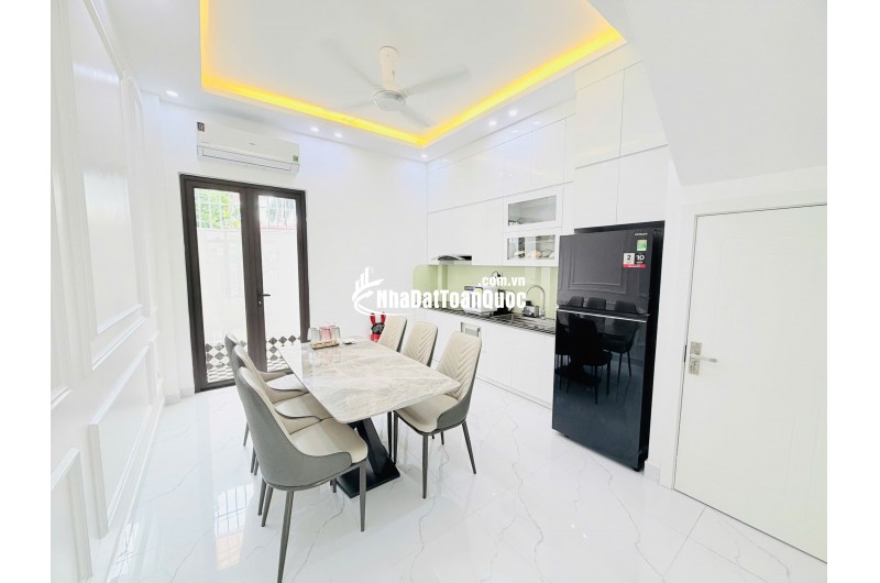 Nhà đẹp gần Vinhomes Imperia Hồng Bàng 4 tầng full nội thất, ô tô đõ cửa