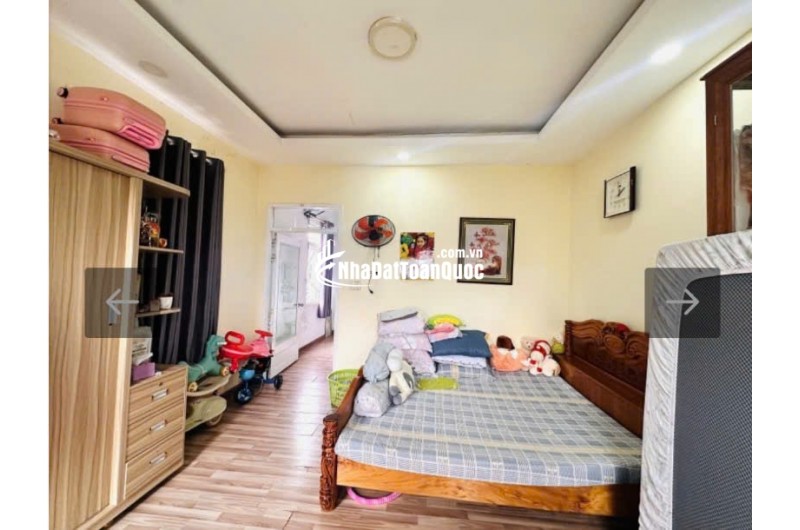Nhà 2 mặt thoáng 2 tầng - hoàn công đủ - ngang 5.8. lh:0966856870
