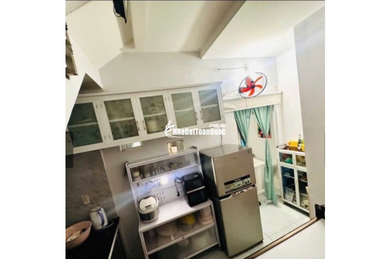 Nhà 2 mặt thoáng 2 tầng - hoàn công đủ - ngang 5.8. lh:0966856870
