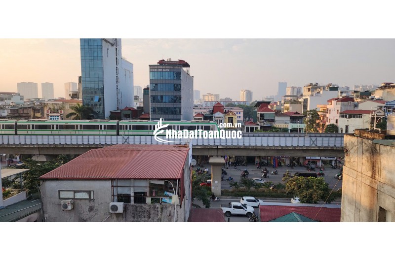 BÁN NHÀ 7 TẦNG, GÓC 3 MẶT ĐƯỜNG, SỐ 4 NGÕ 521 NGUYỄN TRÃI. LH:0393111533 HOẶC 0934306688.