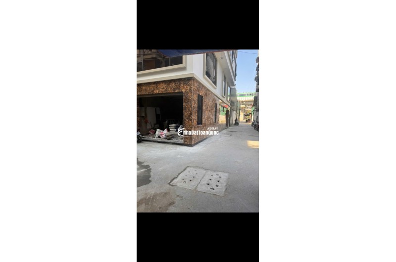 BÁN NHÀ 7 TẦNG, GÓC 3 MẶT ĐƯỜNG, SỐ 4 NGÕ 521 NGUYỄN TRÃI. LH:0393111533 HOẶC 0934306688.