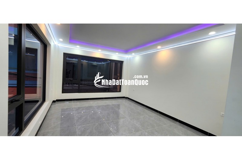 BÁN NHÀ 7 TẦNG, GÓC 3 MẶT ĐƯỜNG, SỐ 4 NGÕ 521 NGUYỄN TRÃI. LH:0393111533 HOẶC 0934306688.