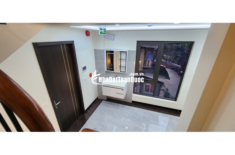 BÁN NHÀ 7 TẦNG, GÓC 3 MẶT ĐƯỜNG, SỐ 4 NGÕ 521 NGUYỄN TRÃI. LH:0393111533 HOẶC 0934306688.