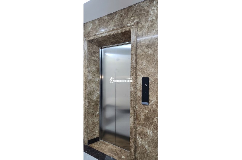 BÁN NHÀ 7 TẦNG, GÓC 3 MẶT ĐƯỜNG, SỐ 4 NGÕ 521 NGUYỄN TRÃI. LH:0393111533 HOẶC 0934306688.