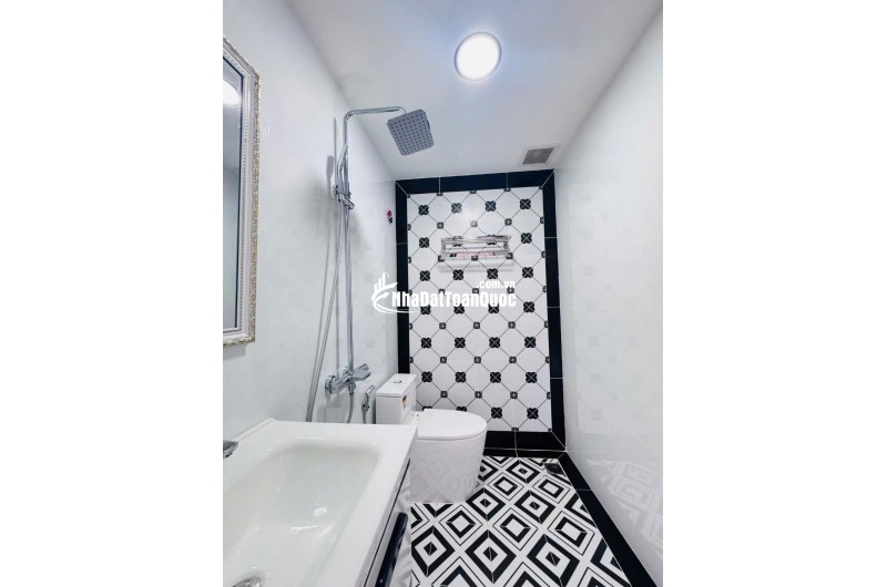 BÁN NHÀ NGAY CÔNG VIÊN GIA ĐỊNH – 33MV 5 TẦNG FULL NỘI THẤT 6,9 TỶ. LH:0908120770