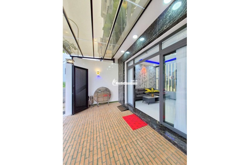 BÁN NHÀ KĐT 5 SAO CÁCH CHỢ BÌNH CHÁNH CHỈ 2KM (5,5 X 15) CHỈ 4.5 TỶ. LH:0908815596
