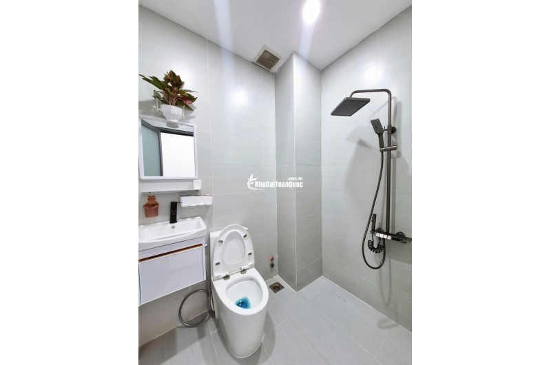 BÁN NHÀ KĐT 5 SAO CÁCH CHỢ BÌNH CHÁNH CHỈ 2KM (5,5 X 15) CHỈ 4.5 TỶ. LH:0908815596