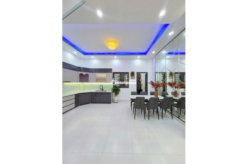 BÁN NHÀ KĐT 5 SAO CÁCH CHỢ BÌNH CHÁNH CHỈ 2KM (5,5 X 15) CHỈ 4.5 TỶ. LH:0908815596