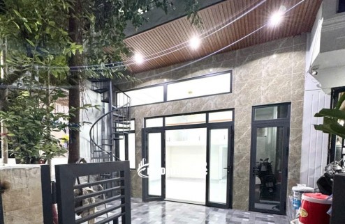 Bán nhà Q10 Cách mạng tháng 8 ngang 6m 4 tầng 95m2: 8,9 tỷ. Trí 0967638168