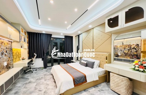 9.5 TỶ – NHÀ MỚI TINH 6 TẦNG HẼM XE HƠI PHONG CÁCH HIỆN ĐẠI – CÓ THANG MÁY FULL NỘI THẤT – GẦN CÔNG VIÊN LÀNG HOA