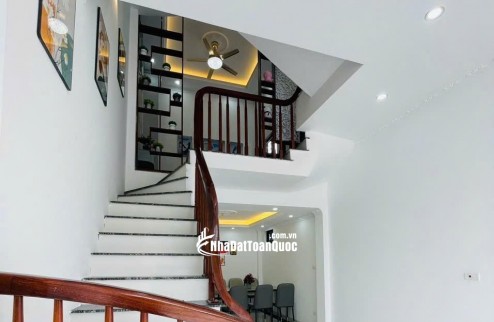 Bán nhà Siêu Quần lô góc thoáng sáng 40m² x 4 tầng chỉ 5,35 tỷ