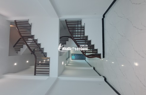 Bán nhà Vĩnh Trung, 43m² x 5 tầng, ô tô vào nhà, giá 5 tỷ
