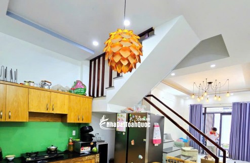 NHÀ PHỐ 53M2, 3 TẦNG, HOÀN CÔNG ĐỦ, ĐƯỜNG Ô TÔ, GẦN CHỢ LONG TRƯỜNG  5 TỶ