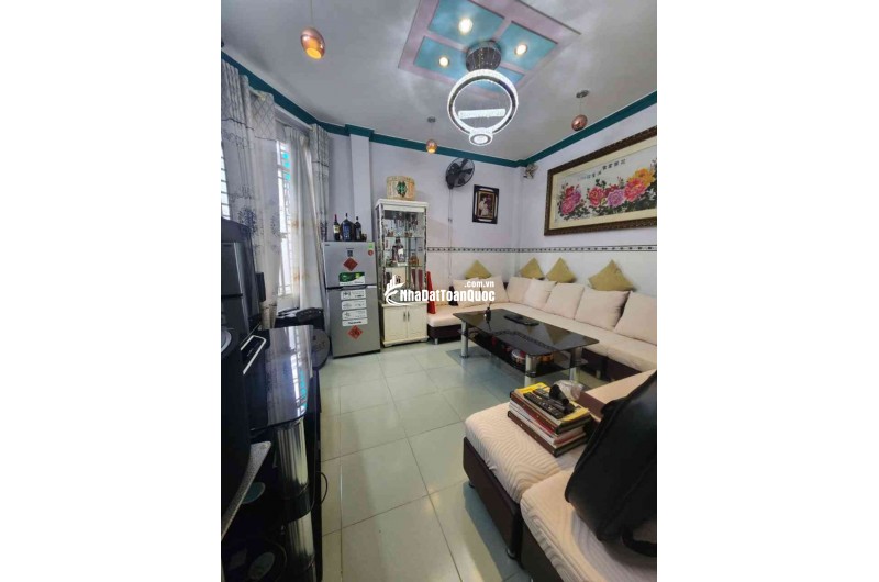 NHÀ ĐƯỜNG LÝ THÁI TỔ NGAY VÒNG XOAY NGÃ BẢY
NHÀ 4 TẦNG 4PN SÂN THƯỢNG VIEW TOÀN TP