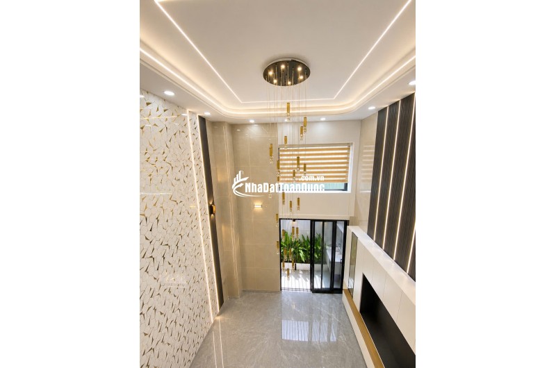 NHÀ ĐẸP BÌNH TÂN 5 TẦNG ĐẸP - HẺM XE TẢI - FULL NỘI THẤT