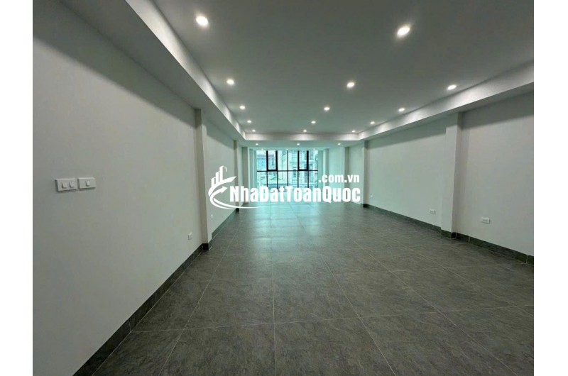 Bán Nhà Mặt Phố Nguyễn Văn Cừ, Long Biên 192m2 MT7.6m 59.9 Tỷ Vỉ Hè Kinh Doanh