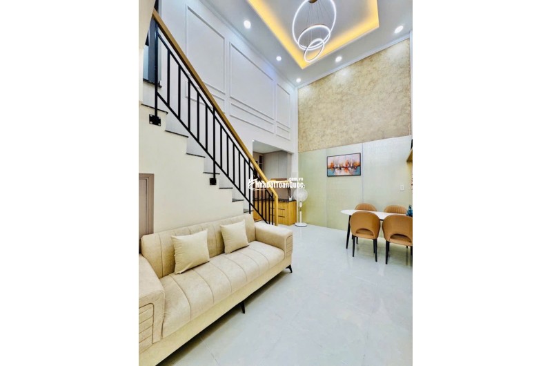 BÁN NHÀ HẺM BA GÁC ĐƯỜNG XVNT, Q.BÌNH THẠNH 123,5 M2 SHR CHỈ 5TỶ38. LH:0792022984.