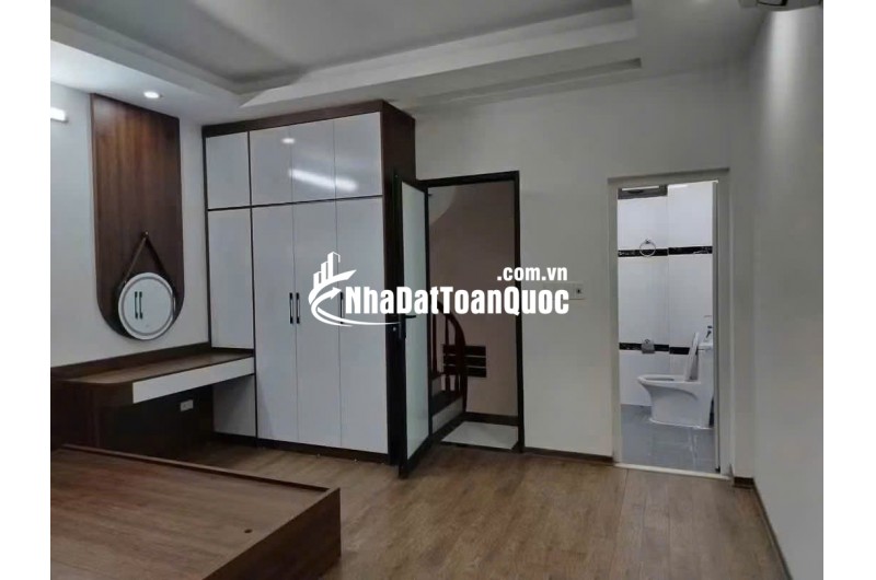 CHO THUÊ NHÀ 318 NGỌC TRÌ – 5 TẦNG , FULL NỘI THẤT, CHỈ 8 TRIỆU/THÁNG
