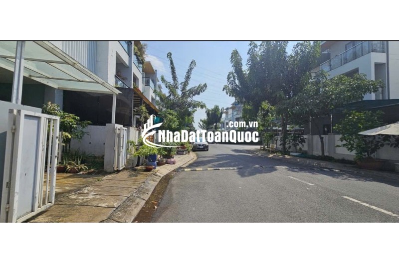 Bán nhà thô Khang Điền Mega Village 75m2, 3 tầng, sổ hồng
