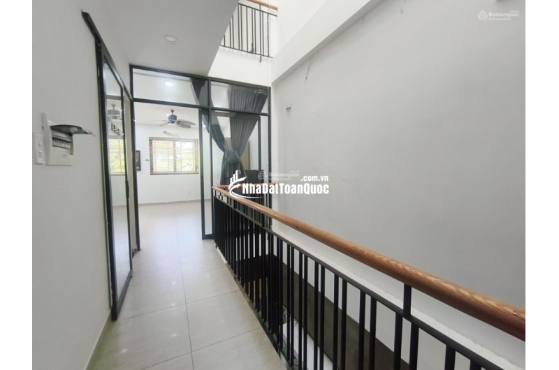 Bán nhà riêng 100m2 tại Bình Hưng, Hồ Chí Minh, đẹp, nhiều tiện ích chỉ 10,5 tỷ