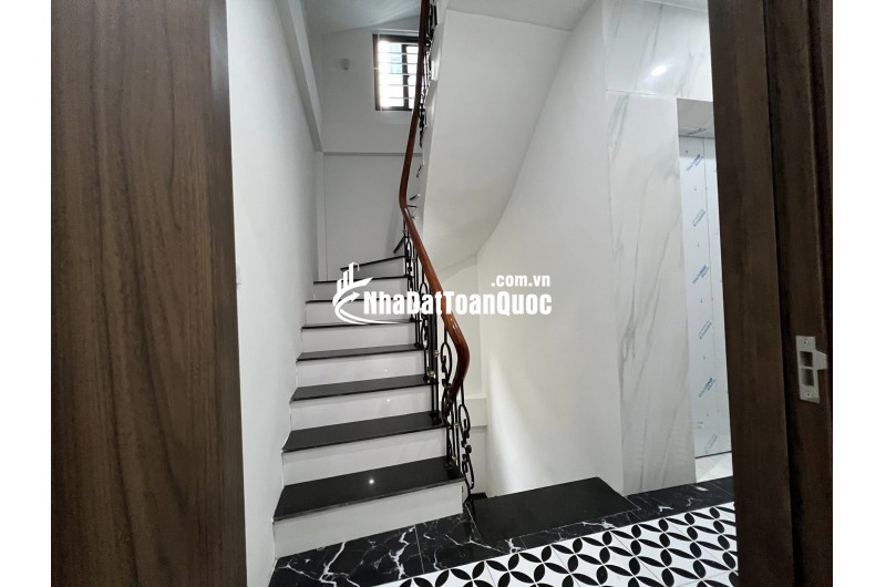 Bán Đất Mặt Ngõ 268 Ngọc Thụy, Long Biên ô tô Tránh Vỉ Hè 105m2 MT5.7M 25 Tỷ
