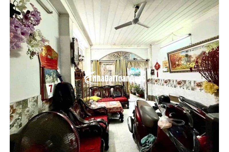 Bán nhà hẻm 2m gần chợ Bà Chiểu 1 trệt 1 gác lửng thuận tiện xây mới