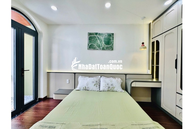 NHÀ ĐẸP NGAY CHỢ BÀ CHIỂU – CHỈ 10M RA HẺM XE TẢI – FULL NỘI THẤT