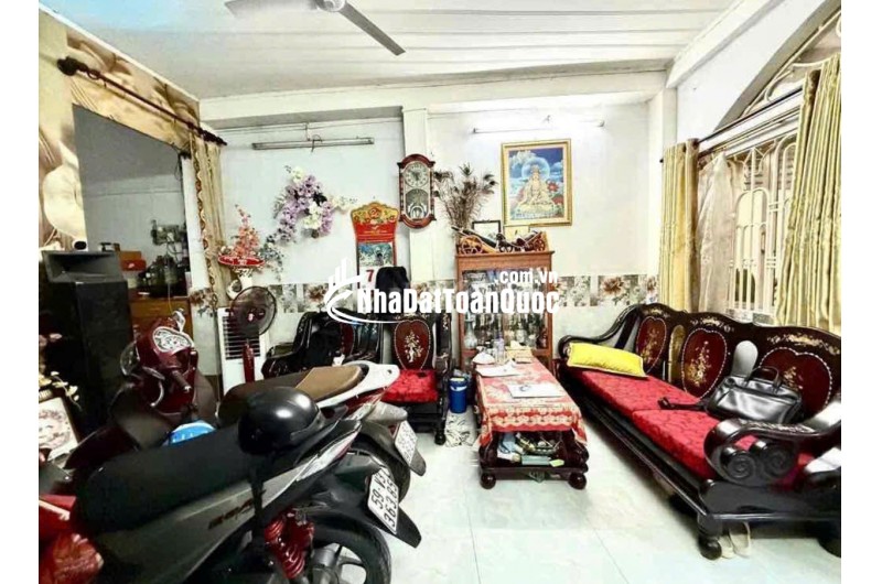 Bán nhà hẻm 2m gần chợ Bà Chiểu 1 trệt 1 gác lửng thuận tiện xây mới