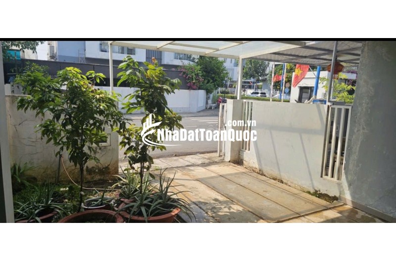 Bán nhà thô Khang Điền Mega Village 75m2, 3 tầng, sổ hồng