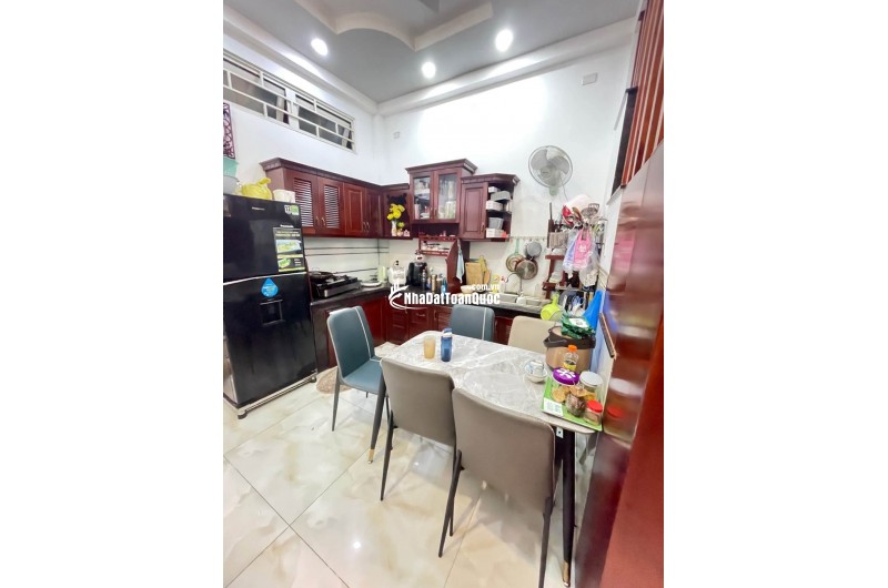 NHÀ 3 TẦNG Q.8 – HẺM XE HƠI TỚI CỬA KHU AN NINH HÀNG XÓM VĂN MINH