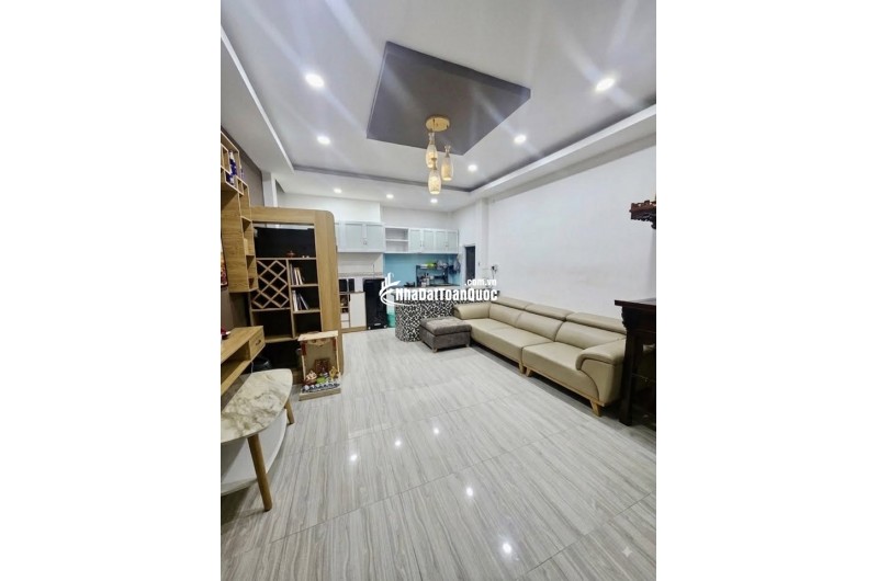 BÁN NHÀ HẺM XE HƠI ÂU DƯƠNG LÂN Q8 - BỀ NGANG 6M - NỞ HẬU TÀI LỘC