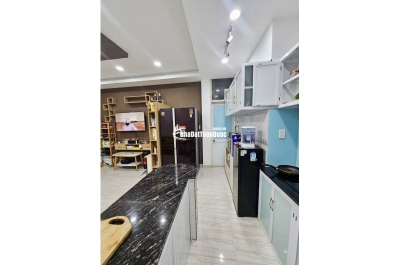 BÁN NHÀ HẺM XE HƠI ÂU DƯƠNG LÂN Q8 - BỀ NGANG 6M - NỞ HẬU TÀI LỘC