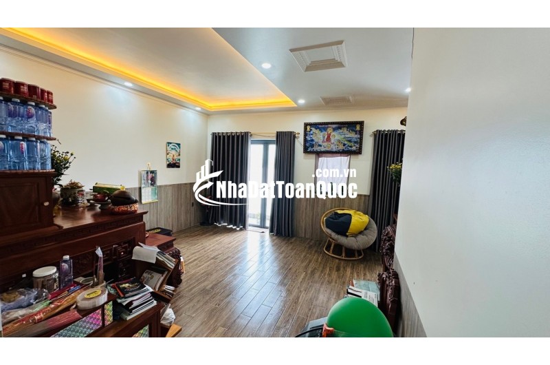 Bán nhà 4 tầng diện tích lớn 240m2 tại đường Trung Mỹ Tây 17 Quận 12 giá 13.8 tỷ sổ hồng riêng