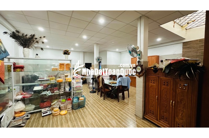 Bán nhà 4 tầng diện tích lớn 240m2 tại đường Trung Mỹ Tây 17 Quận 12 giá 13.8 tỷ sổ hồng riêng